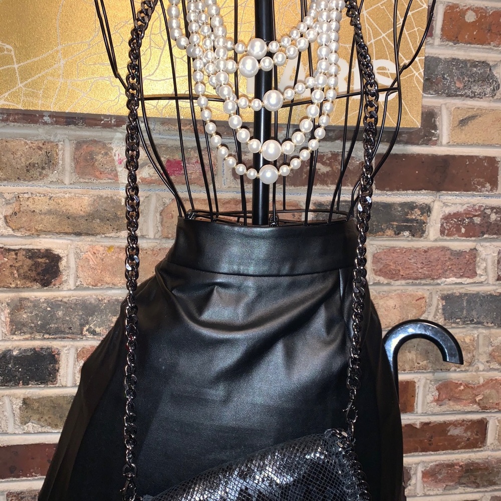 Crossbody - Picture 6 of 6